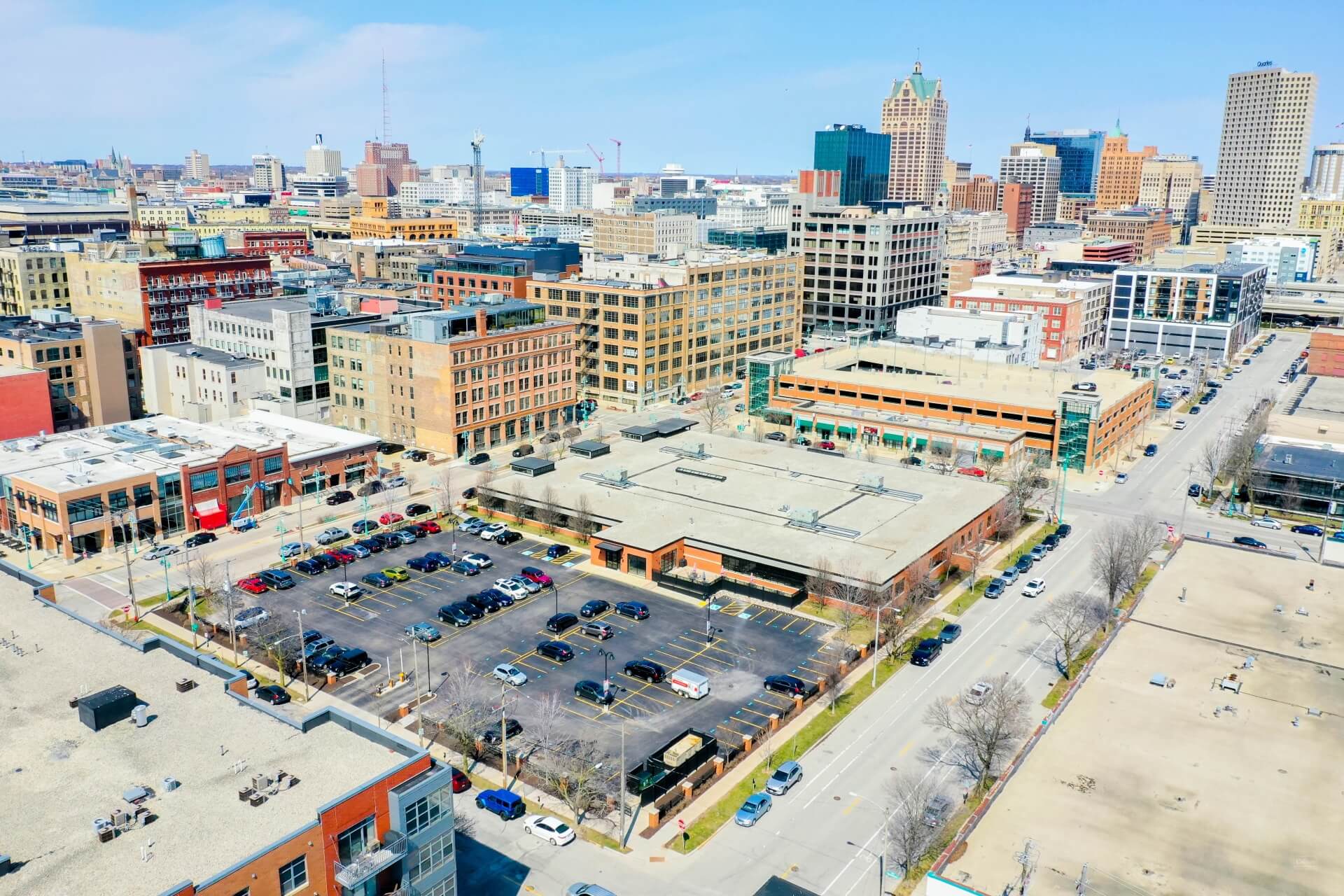 417 East Chicago Main Image